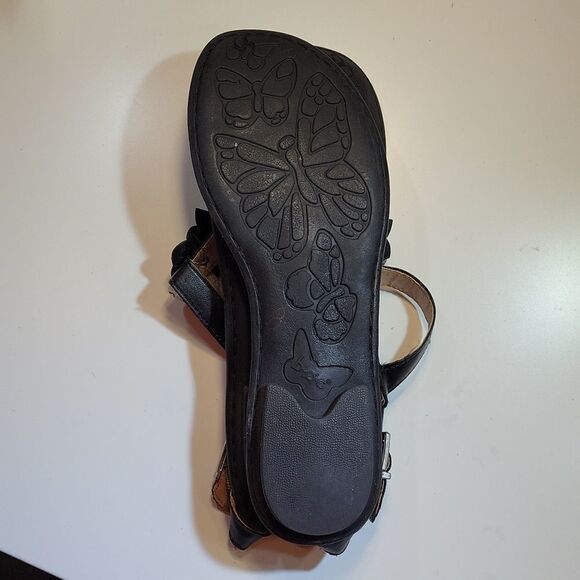 BOC LEATHER FLOWER ACCENT PATTERN ANKLE STRAP THONG WOMEN"S SANDAL - Picture 12 of 16